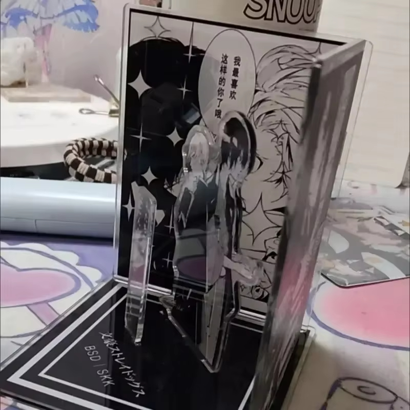 Supporto in acrilico con scena - Desk Accessories recensione e prezzo